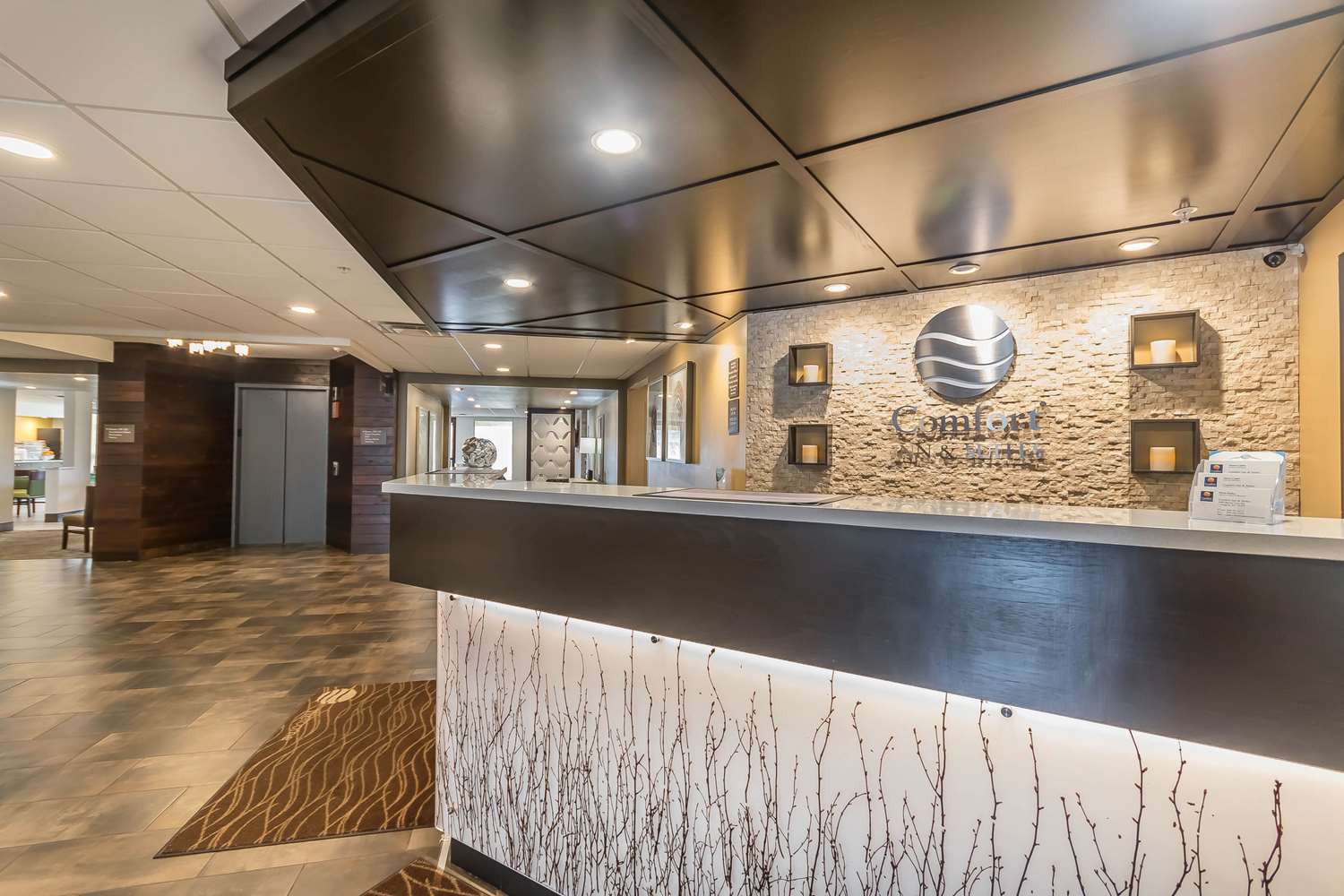 Comfort Inn & Suites Lexington - Hamburg I-75 8/32