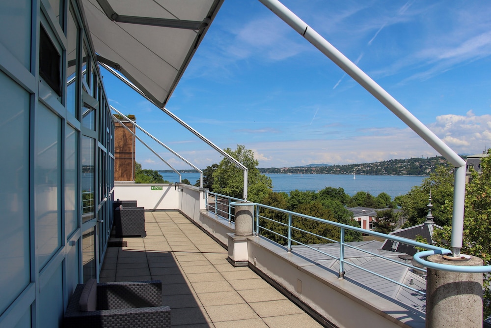 Geneva Hostel 27/70