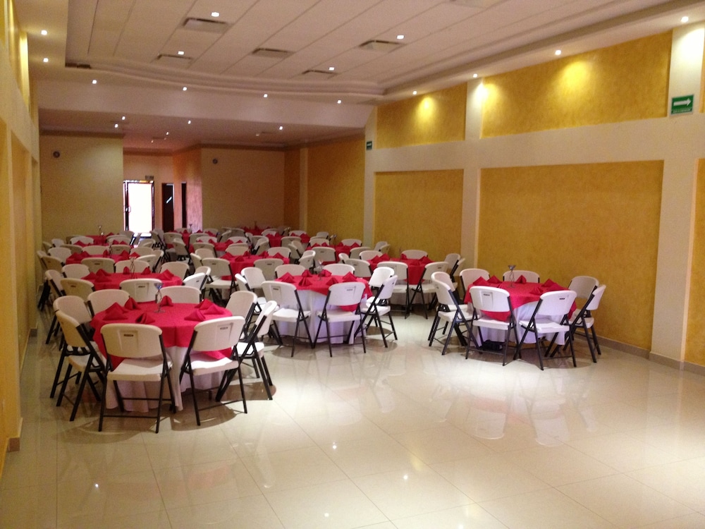 Hotel Las Fuentes 49/64