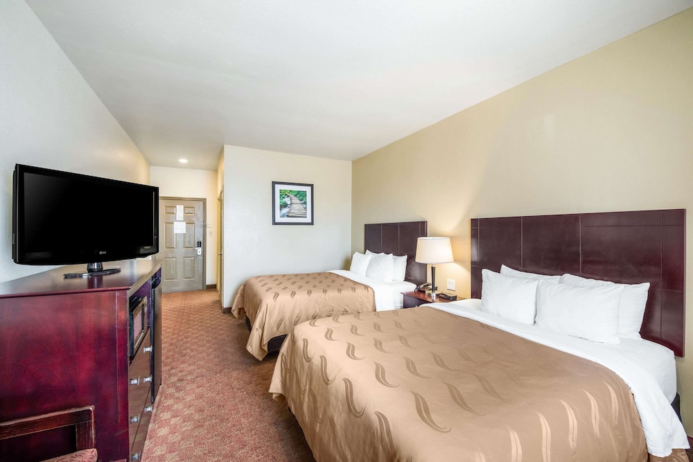 Quality Inn Bastrop, TX 9/42