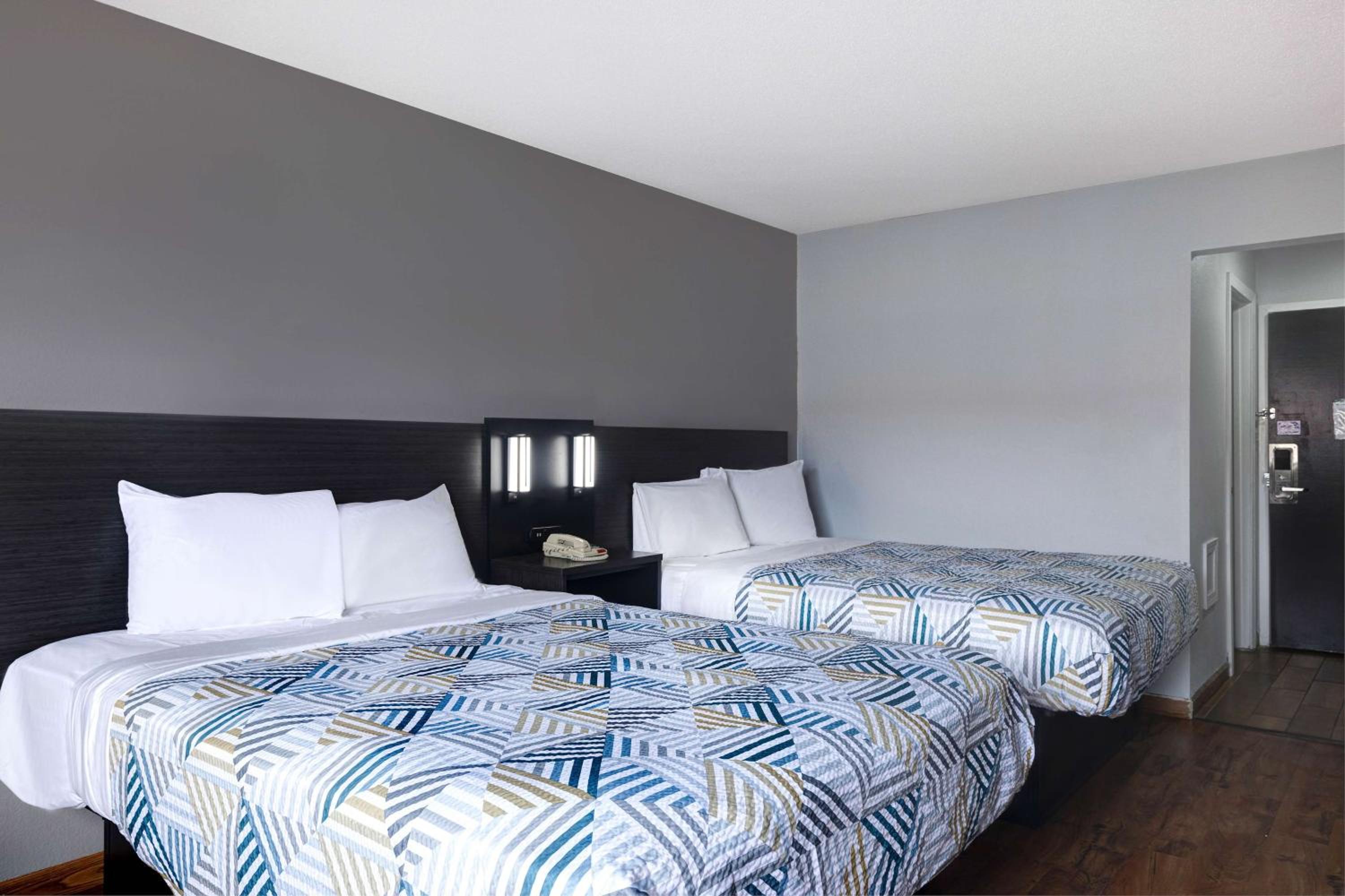 غرفة بسريرين كوين لغير المدخنين، Motel6 Shepherdsville Ky Louisville South 2/3