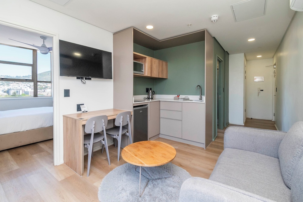 Habitat Aparthotel by Totalstay 32/55