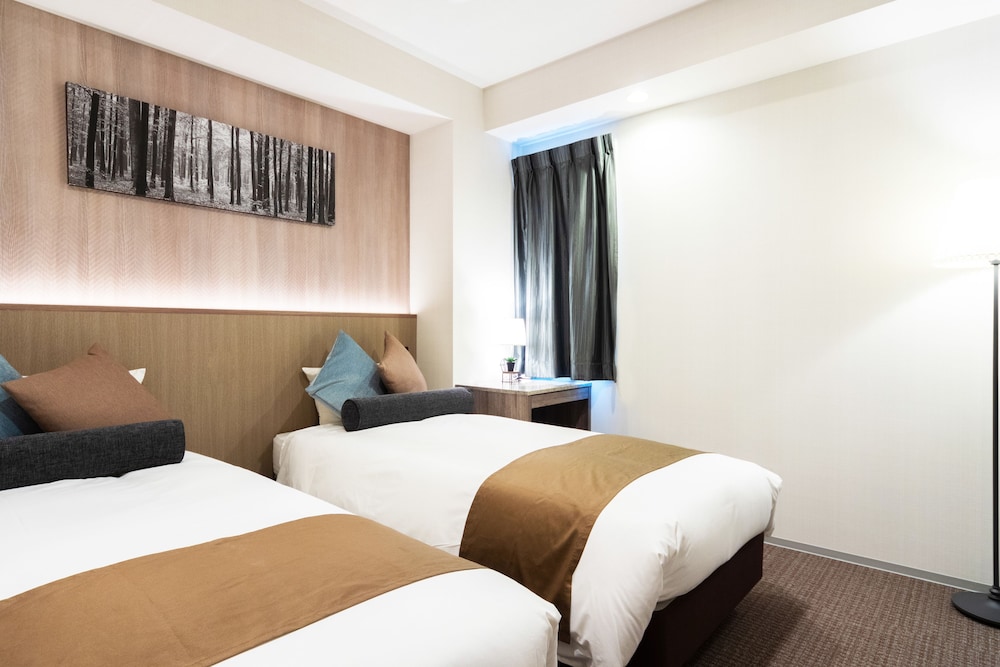 Nipponbashi Crystal Hotel Ii 8/23