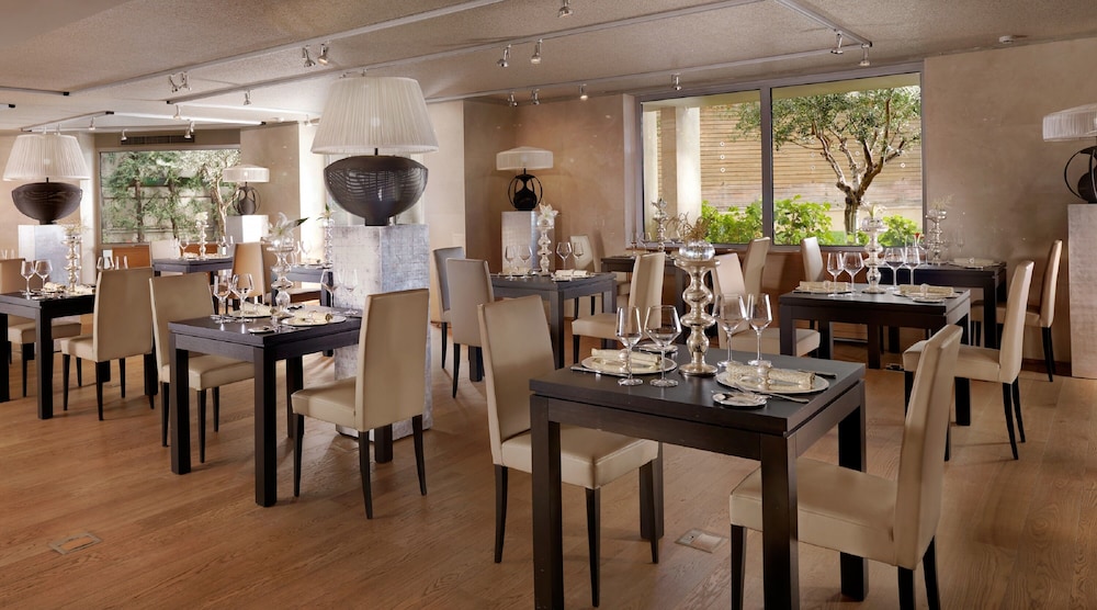 Divani Escape - Adults Only 56/67