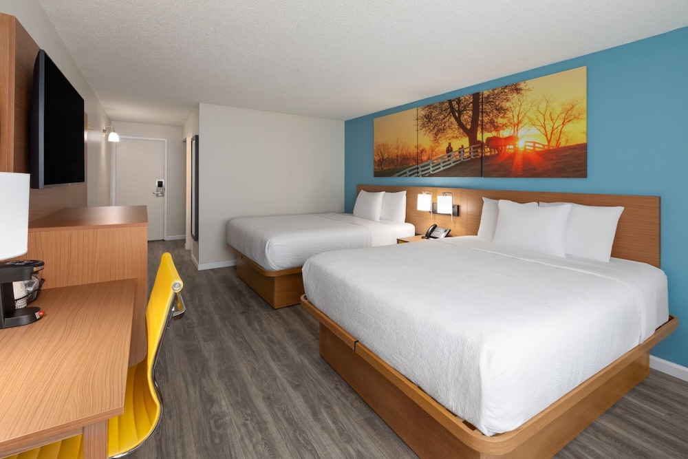 Days Inn & Suites by Wyndham Festus 20/60