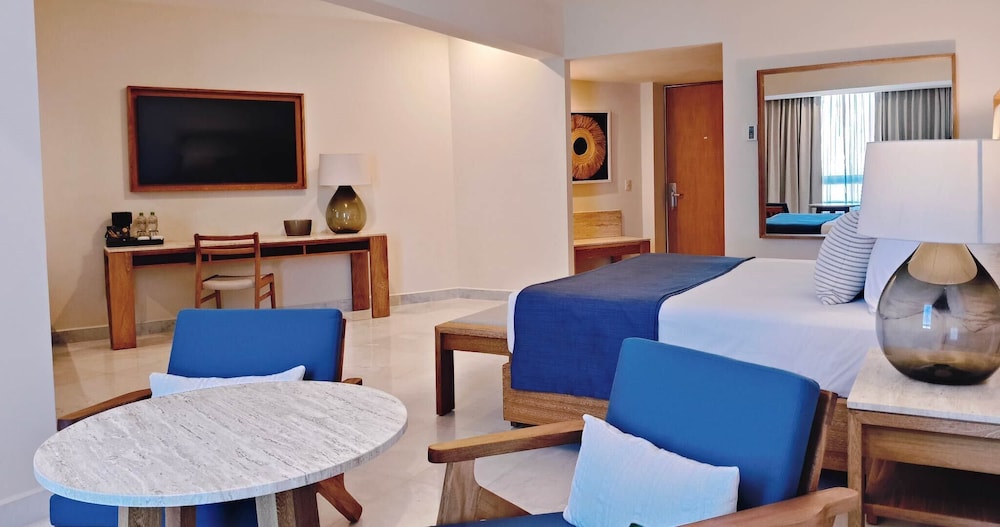 Park Royal Beach Mazatlan 53/59
