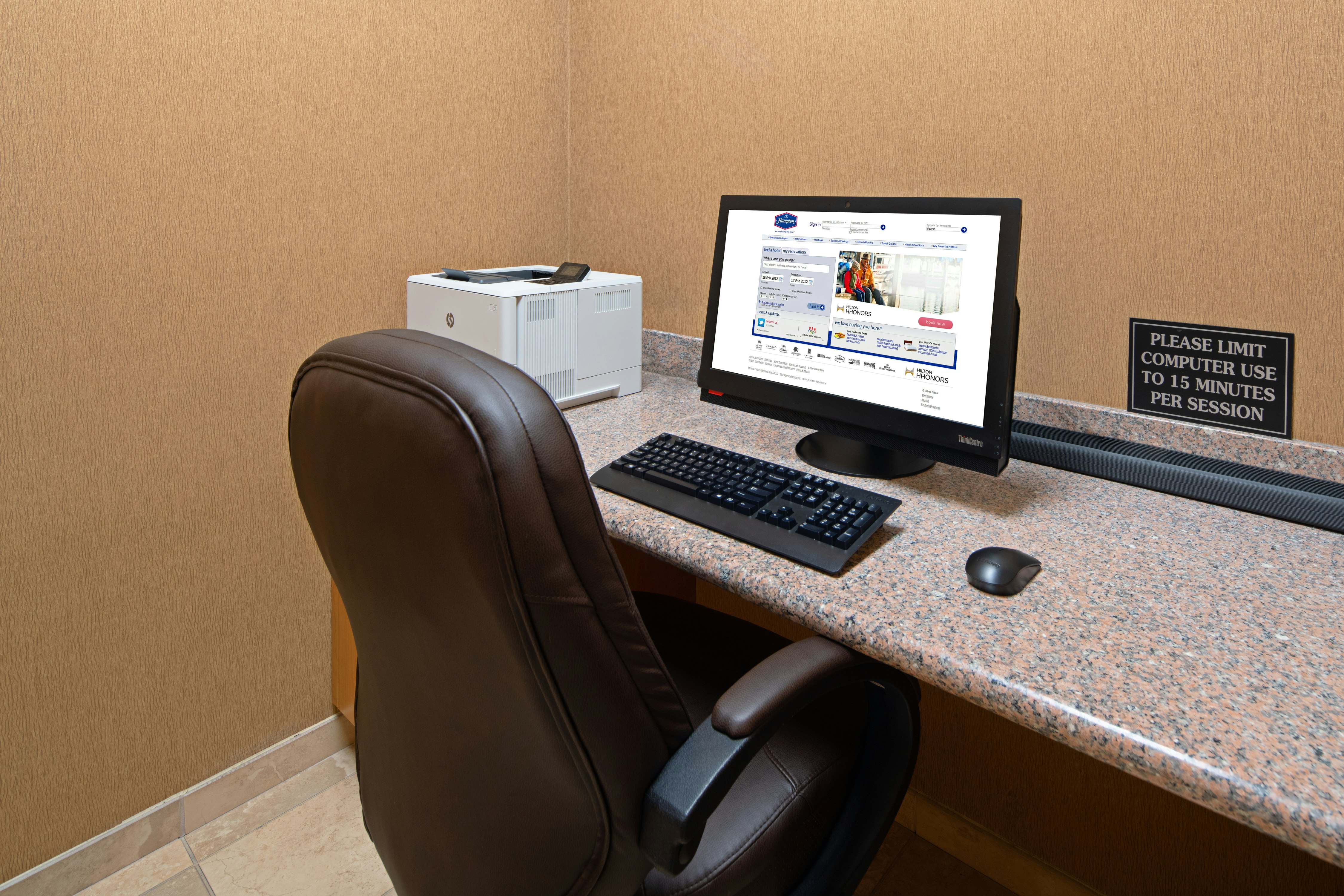 Hampton Inn Suites Bremerton 45/57