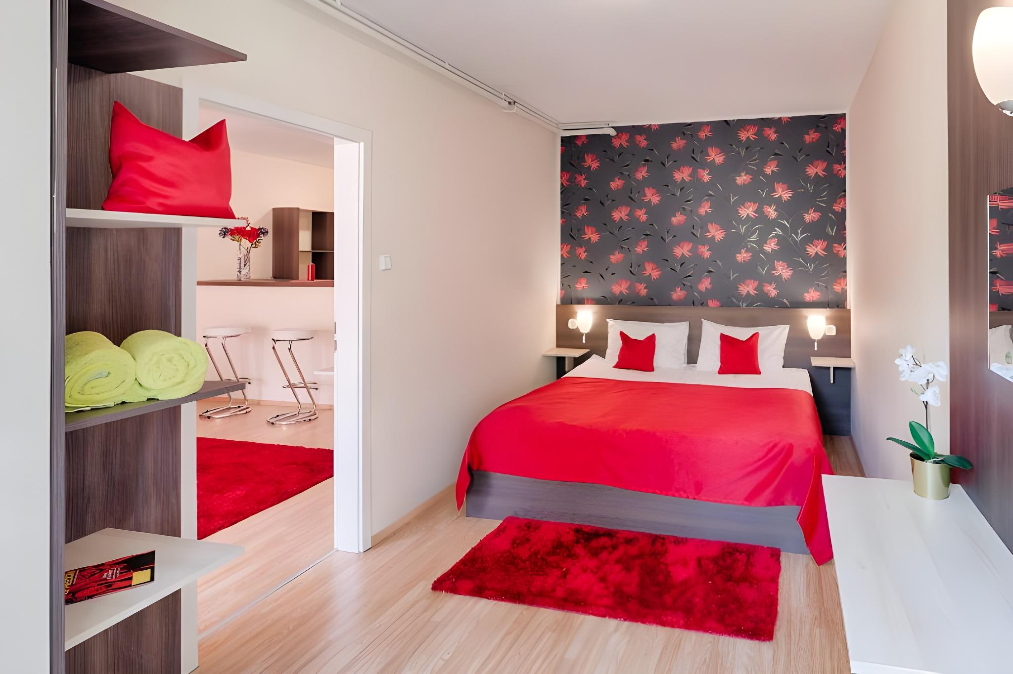 Private, Suite, King Bed