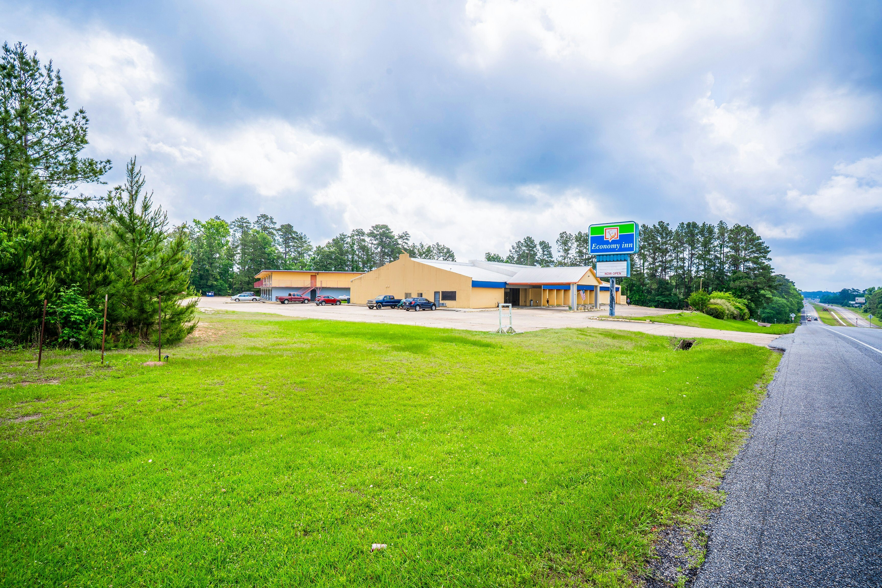 Economy Inn Livingston By OYO TX US 59 33/38