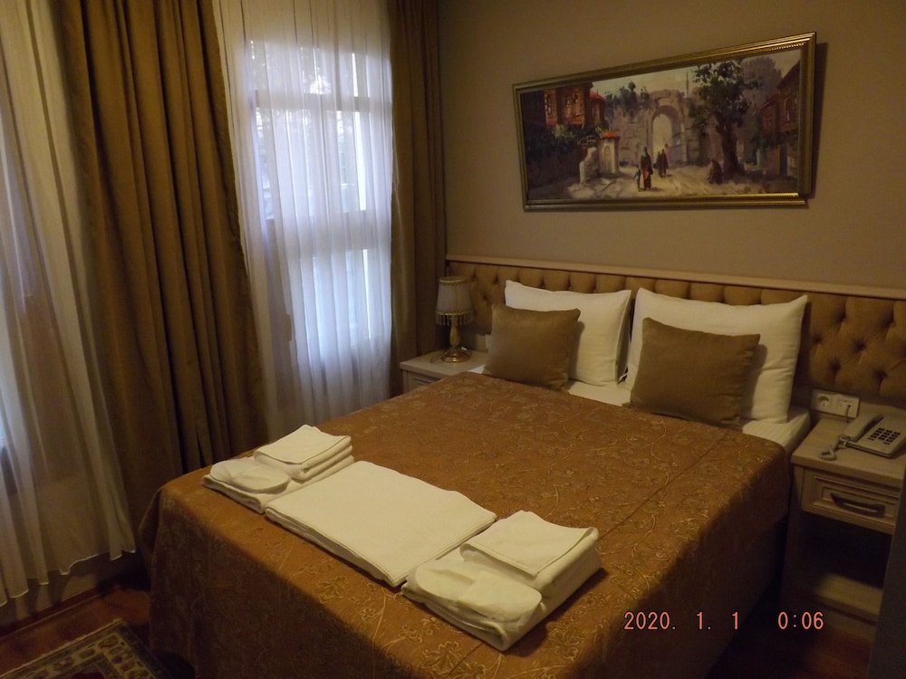 Room, Double Bed, Small