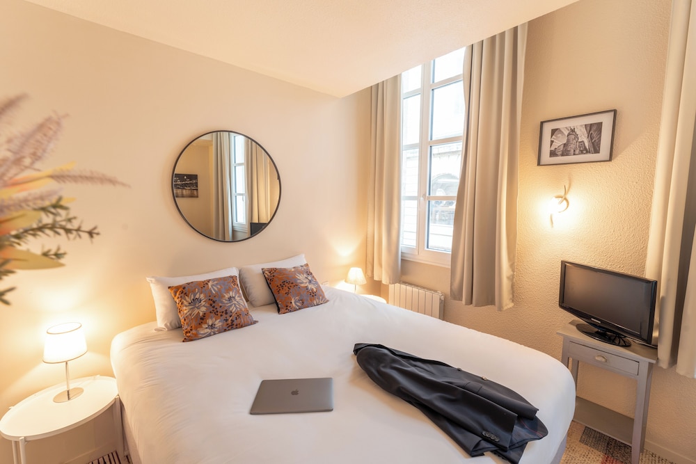 HOTEL DU THEATRE 16/52