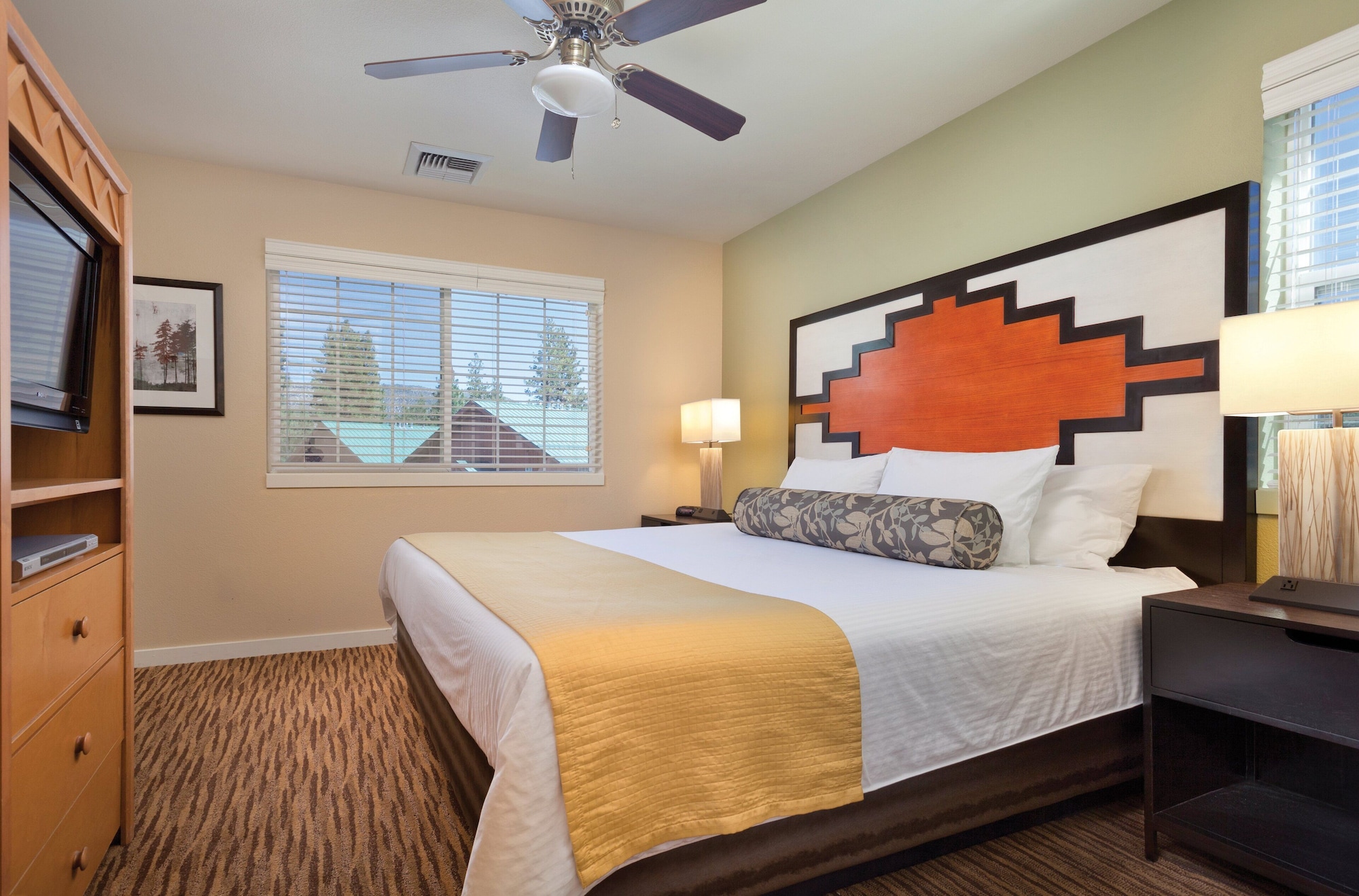1 Bedroom, Condo, Deluxe, King Bed, Murphy Bed