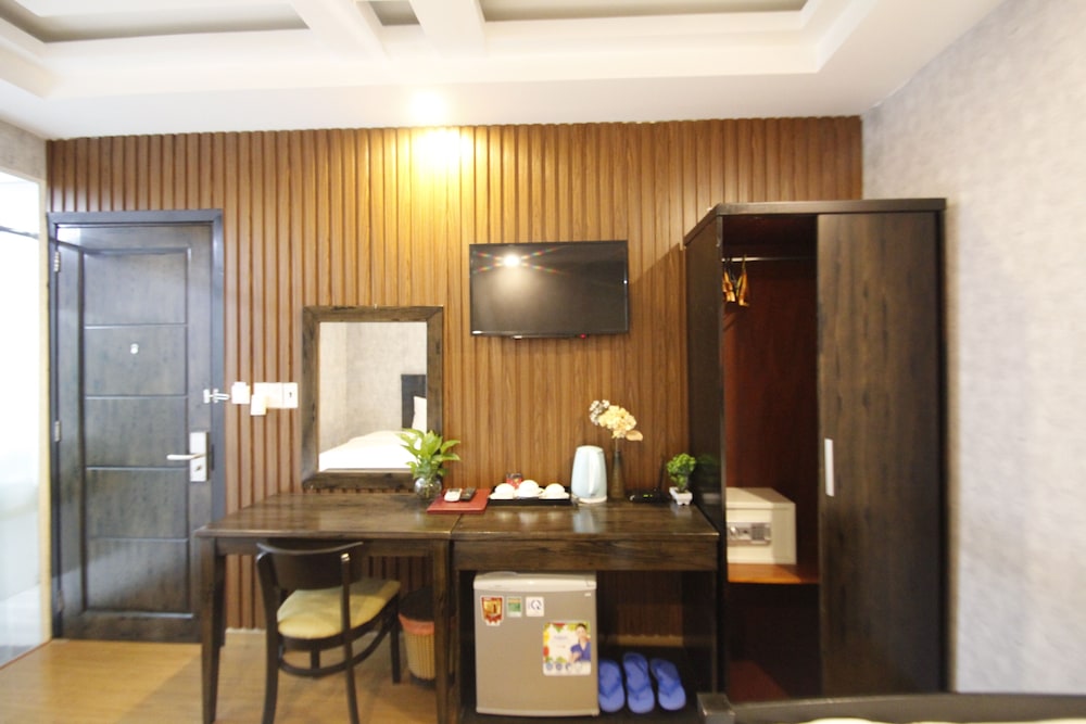 Queen Central Hotel 50/60