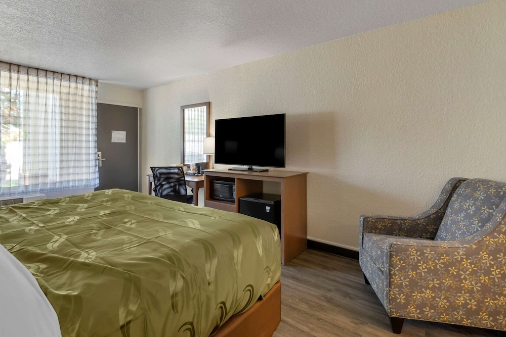 Quality Inn Saint Petersburg North - Tampa Bay 20/33