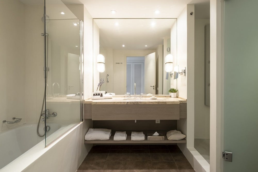 Deluxe, Single, Terrace, Bathtub, Eurostars Sitges 2/2