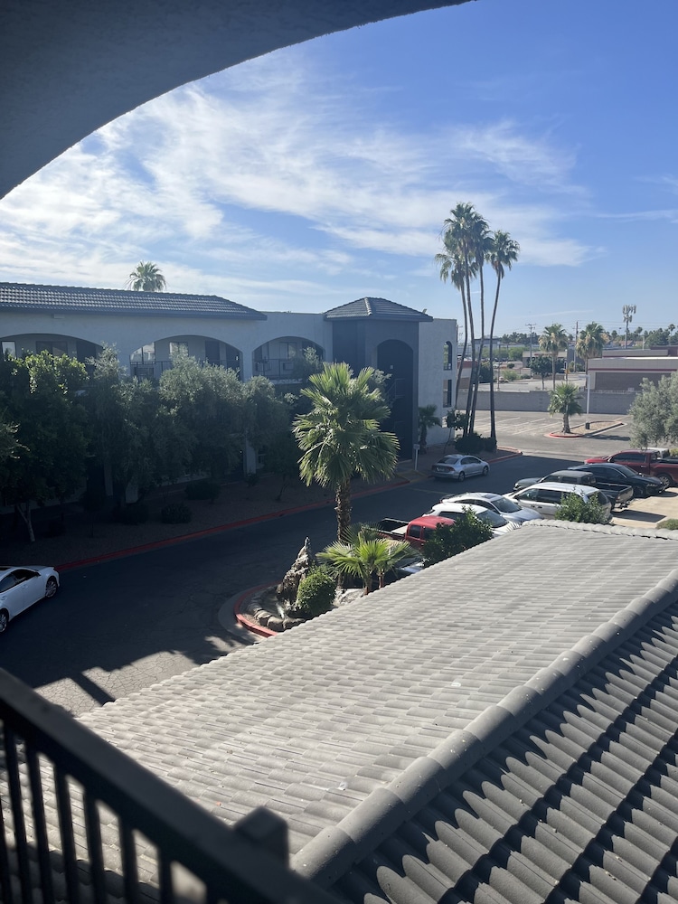 Ocotillo Apartments & Hotel 34/40
