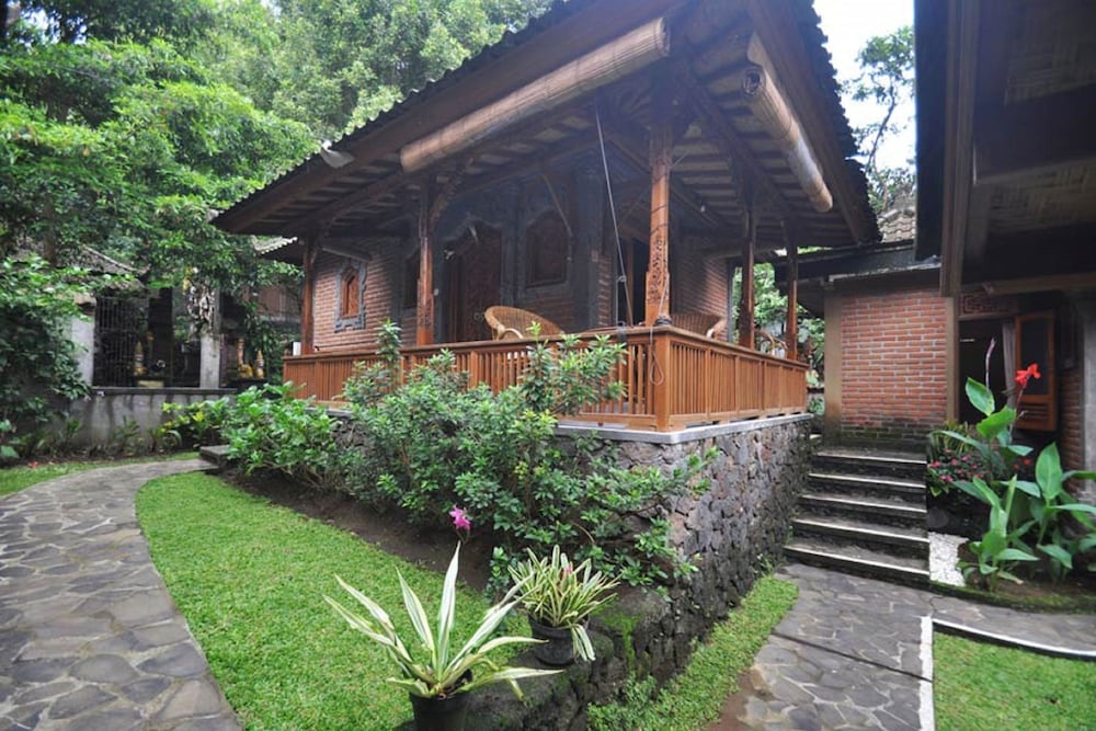 Puri Lumbung 3/75