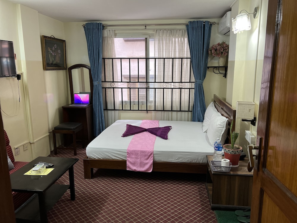 Hotel Swastik 10/27