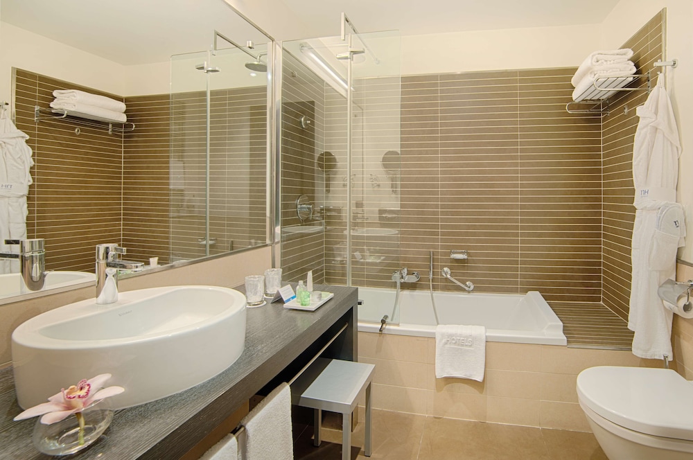 Premium, with Extra Bed, Xl، NH Collection Torino Santo Stefano 4/5