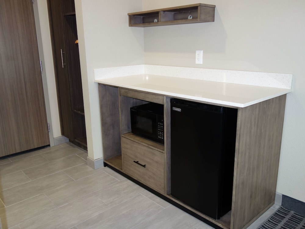 La Quinta Inn & Suites By Wyndham San Antonio Alamo City 11/49