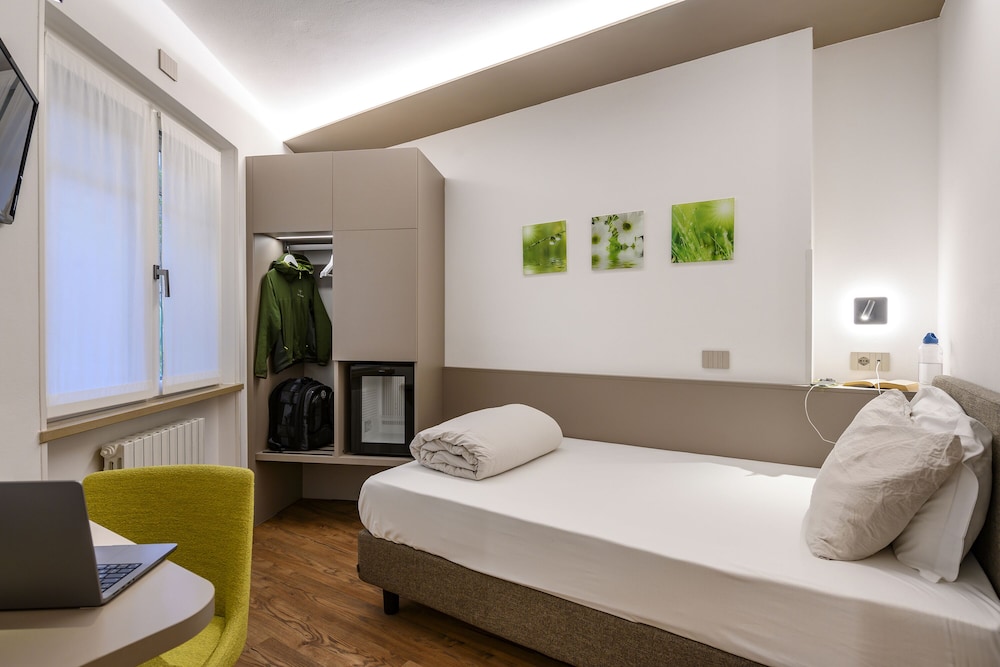 Albergo Pace 8/42