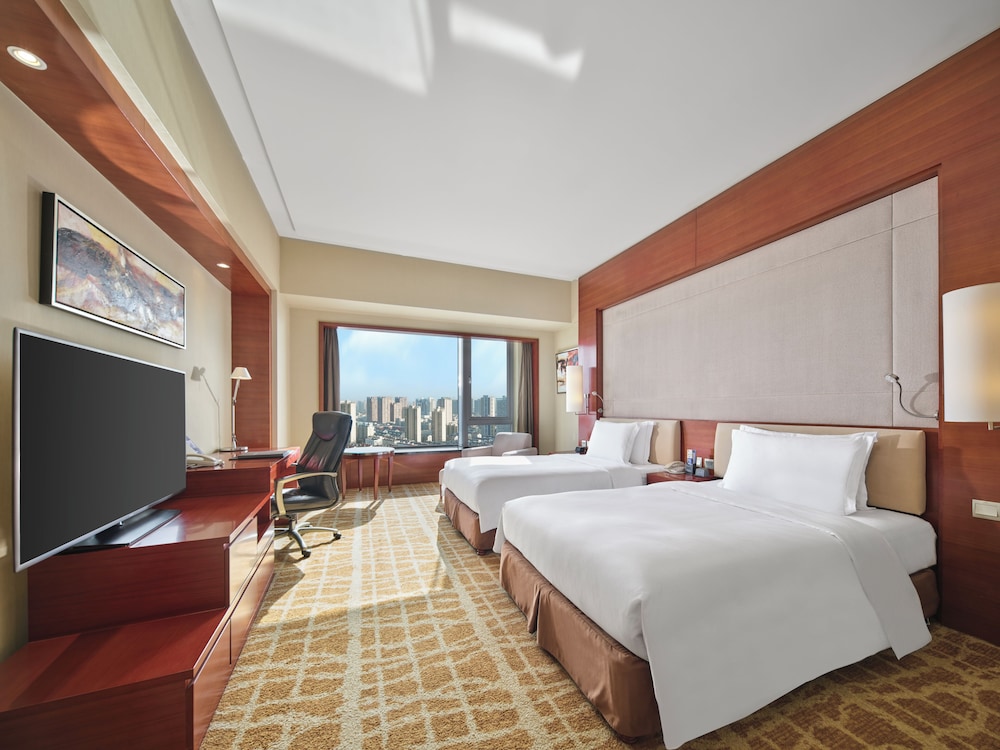 PLUS, DELUXE, TWIN BEDS