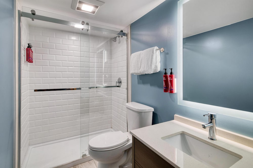 Yankee Clipper Inn, SureStay Collection by Best Western 44/50