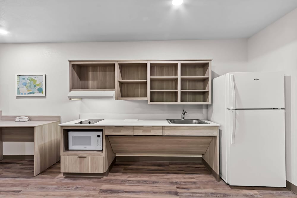 Suite, 2 Queen Beds, Accessible