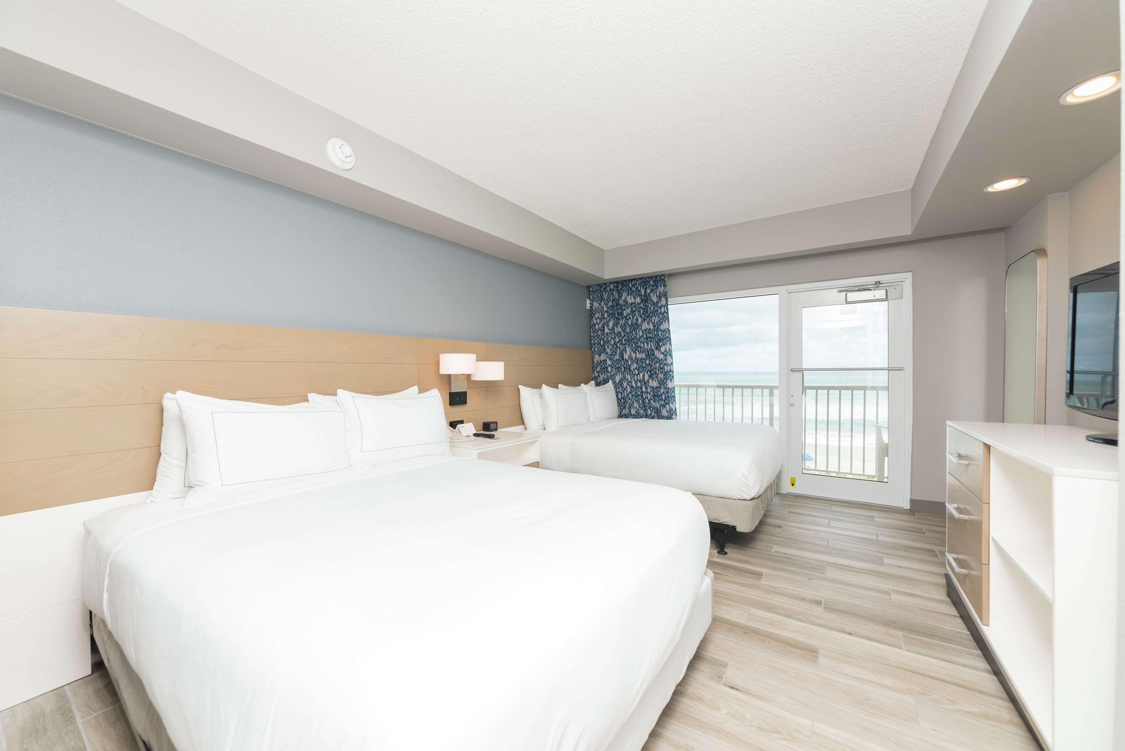 2 ROOMS, 2 QUEEN BEDS, OCEAN VIEW, ACCESSIBLE