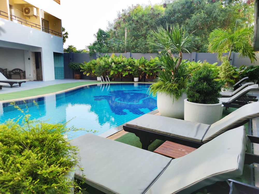The Chanthong Residence and Hotel Pattaya 19/24