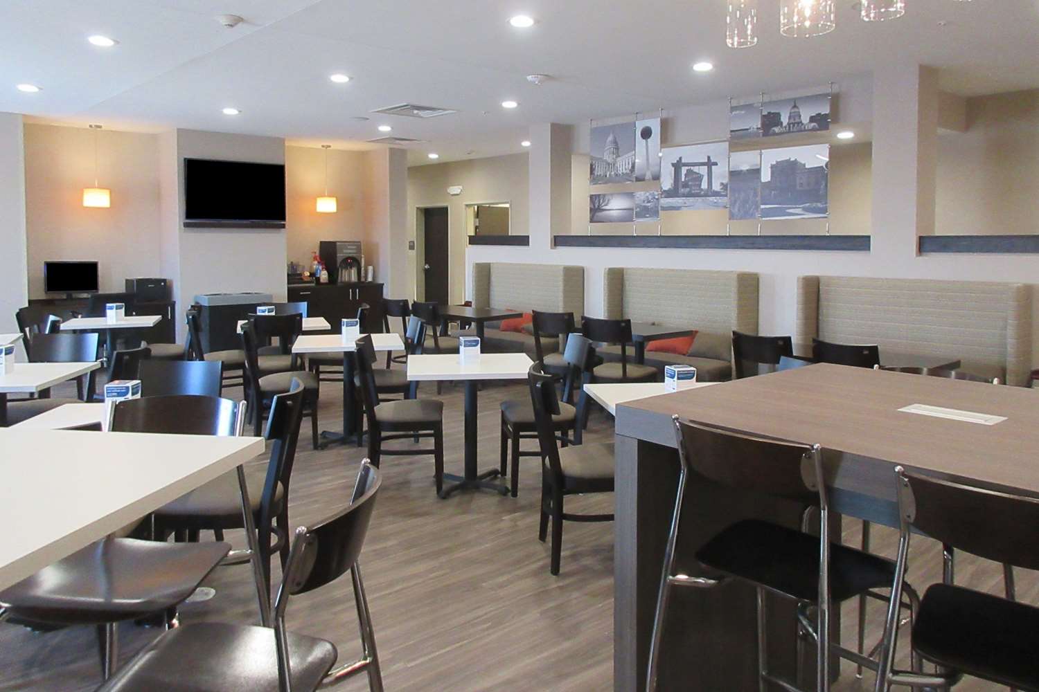 Sleep Inn & Suites Oregon - Madison 15/15