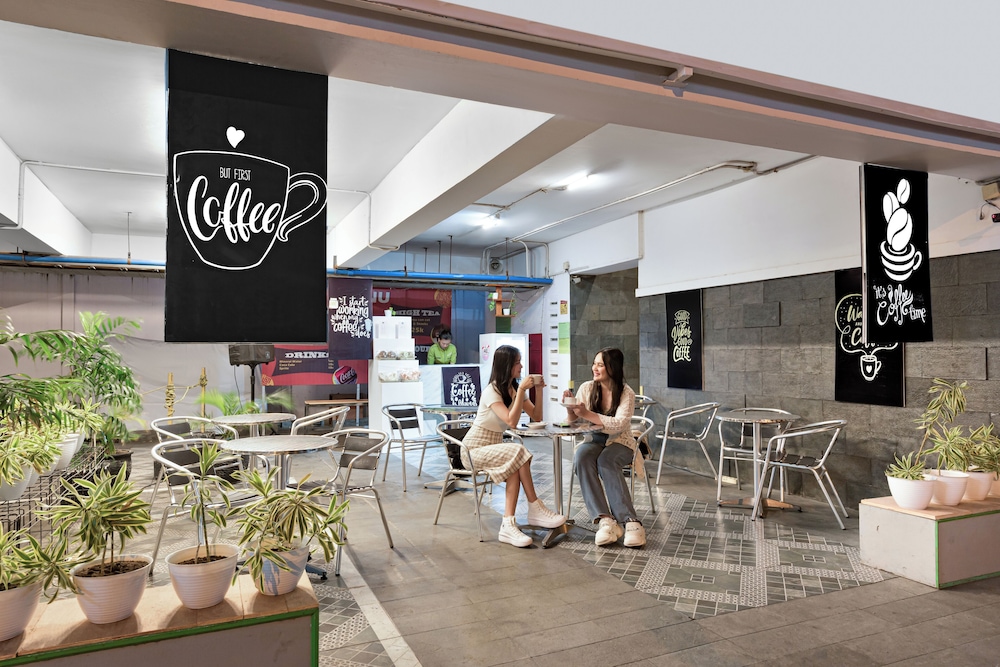 Whiz Prime Hotel Megamas Manado 7/42
