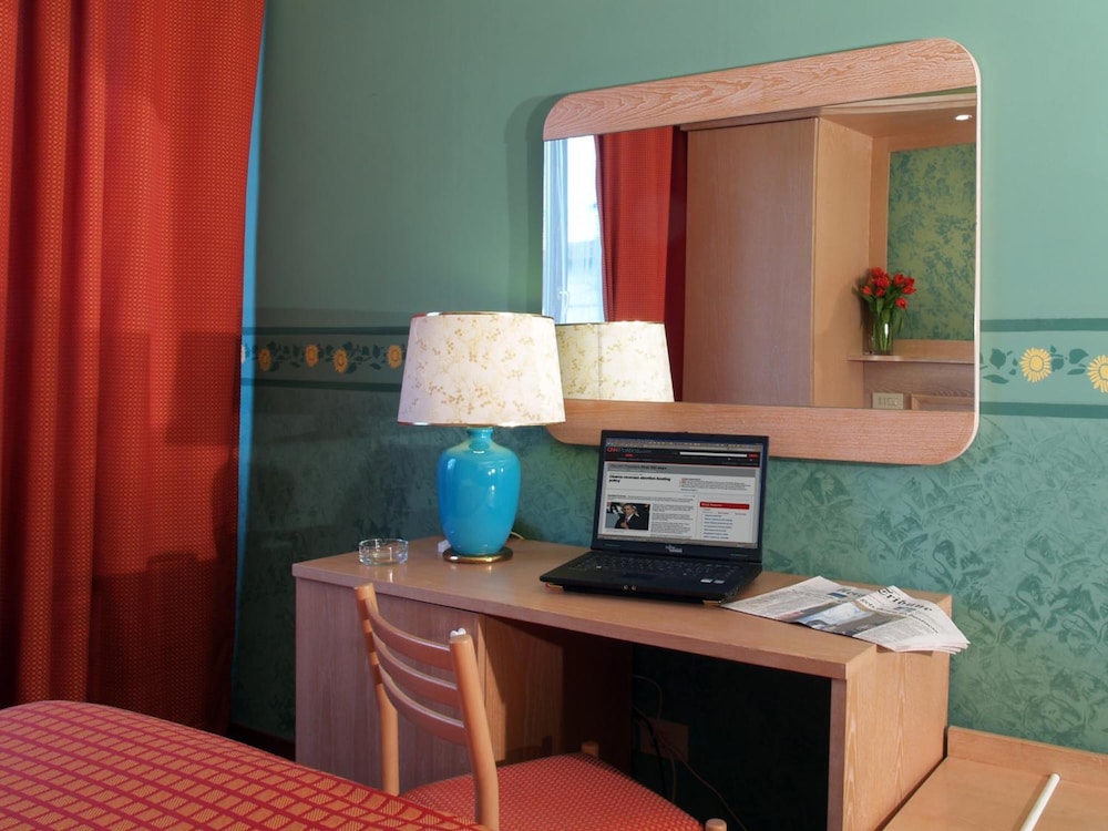 Meridiana Hotel 5/56