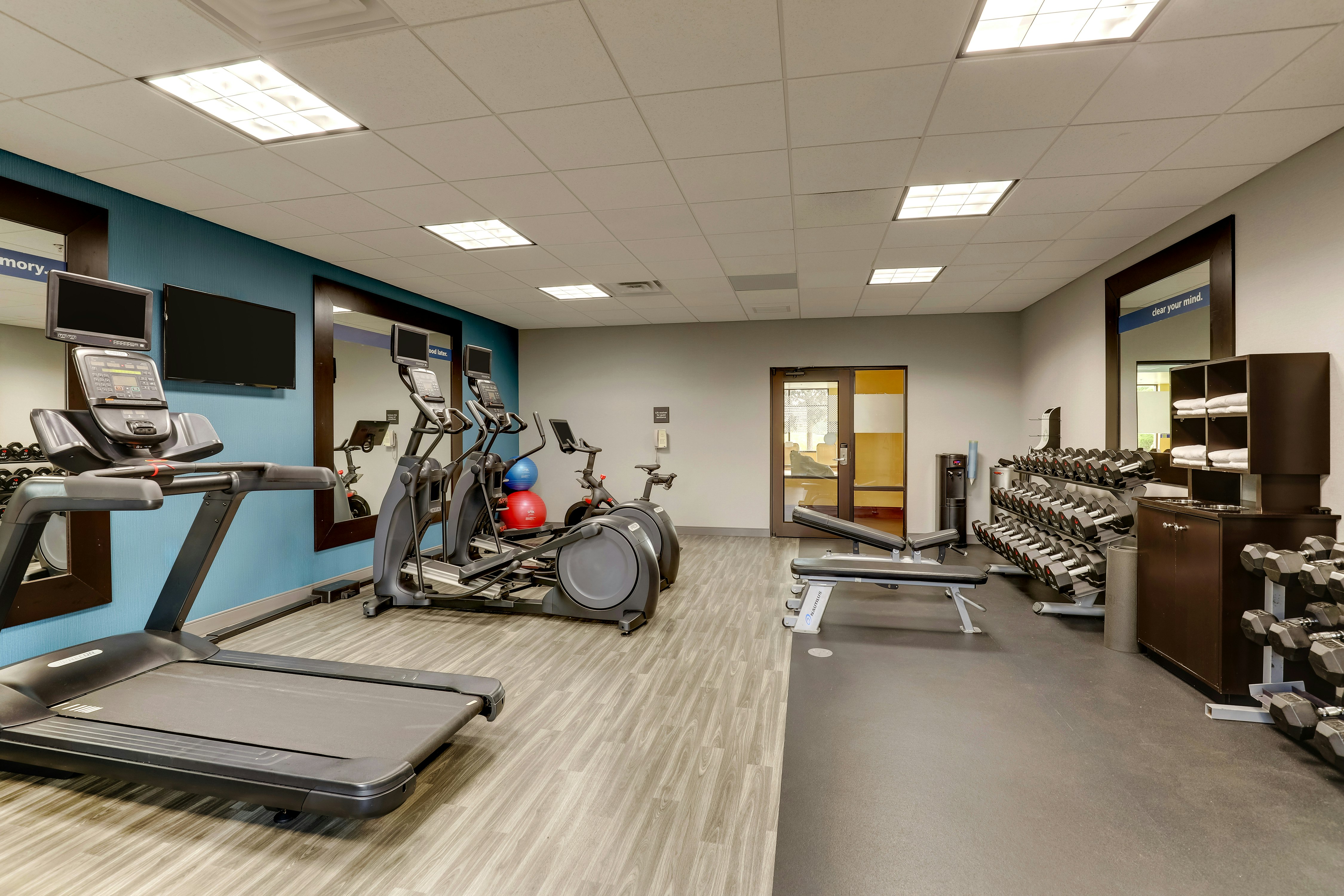 Hampton Inn Suites Indianapolis Airport 30/39