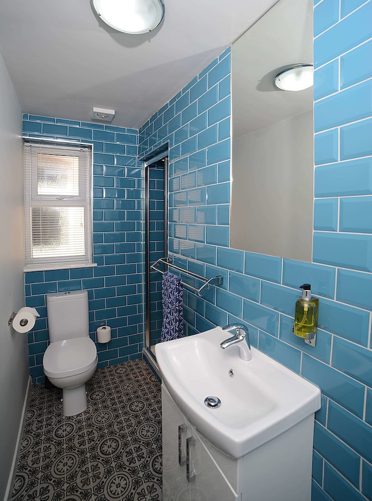 Twelve Self Serviced Apartments 50/50