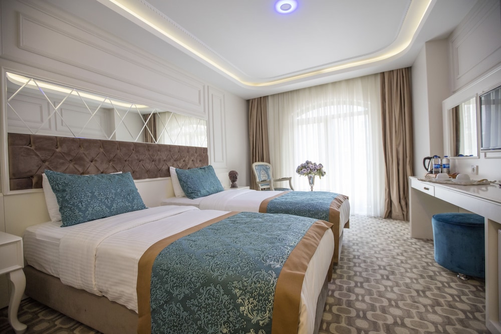 Standard, Twin Beds