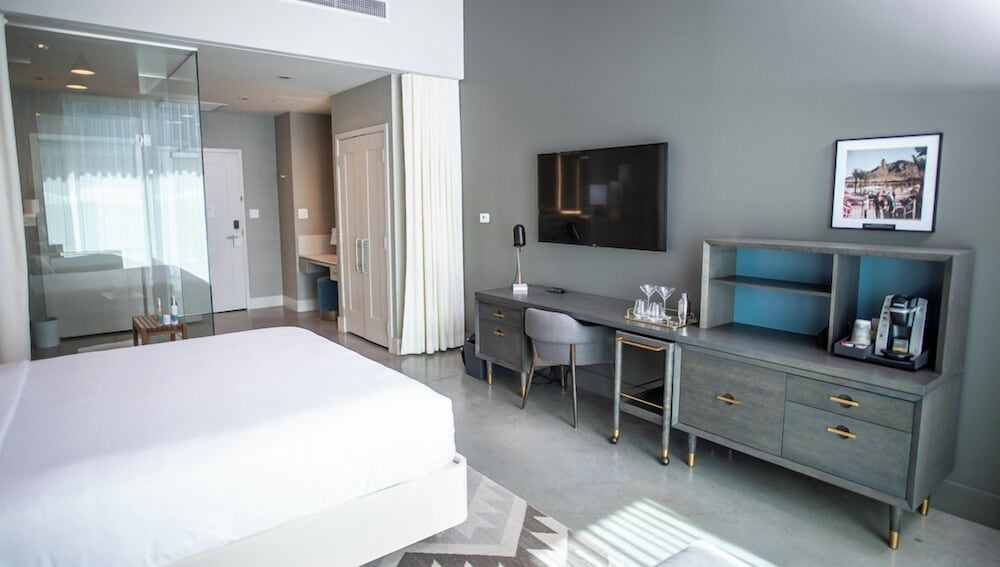 Premium, Cabana, King Bed