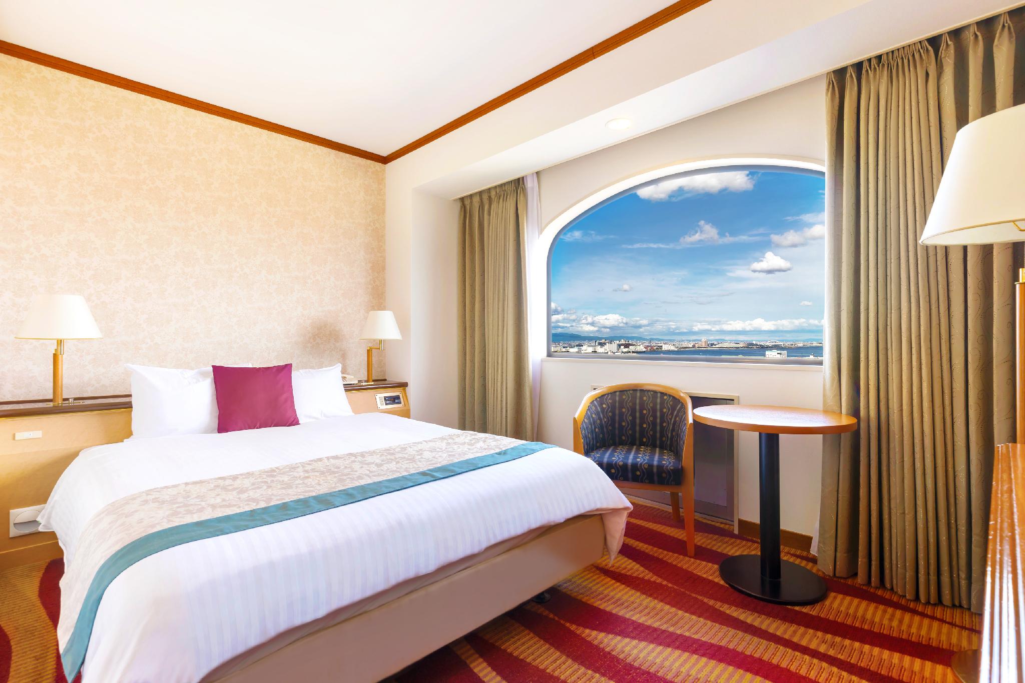 Room, Queen Bed