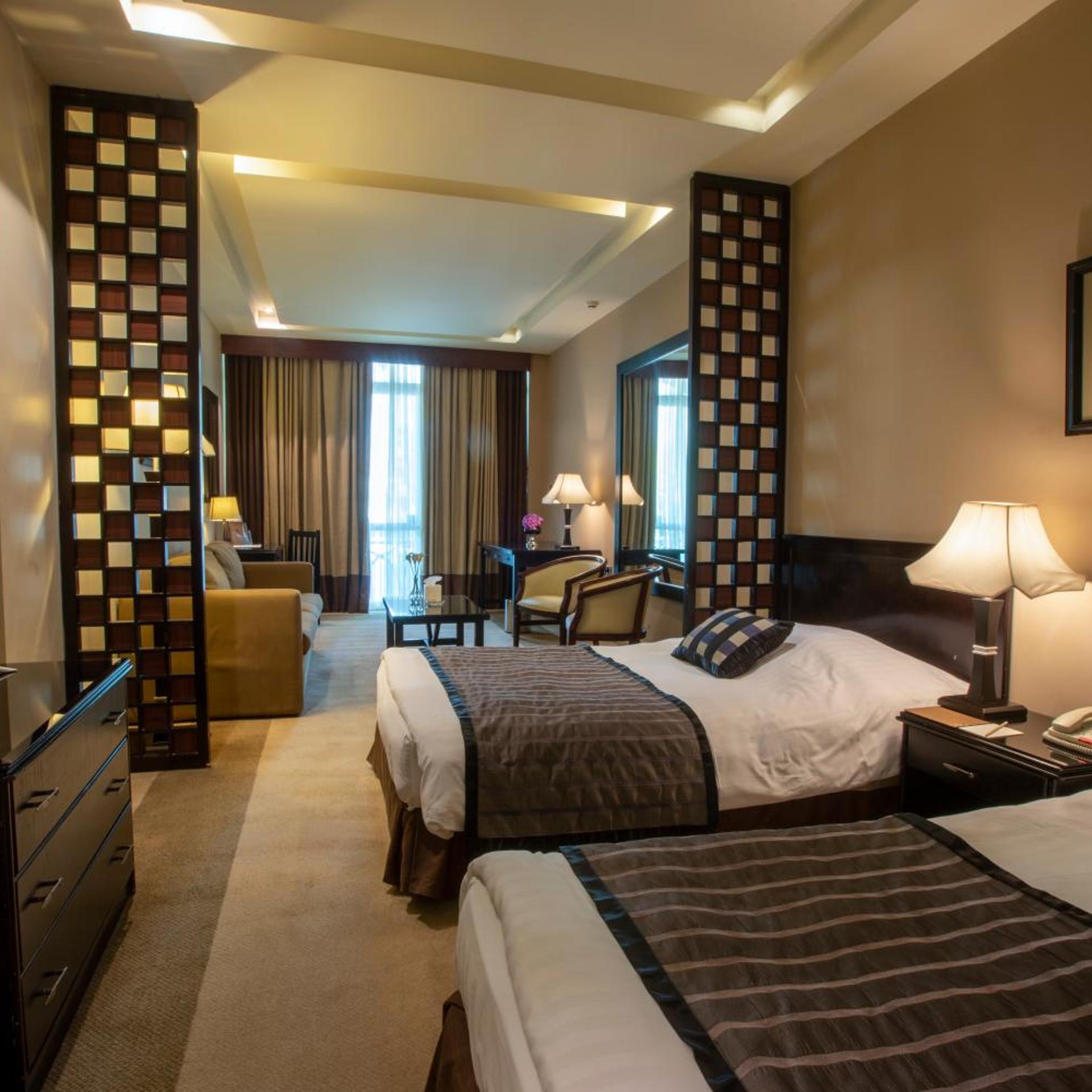 Junior Suite, Deluxe, Pool View