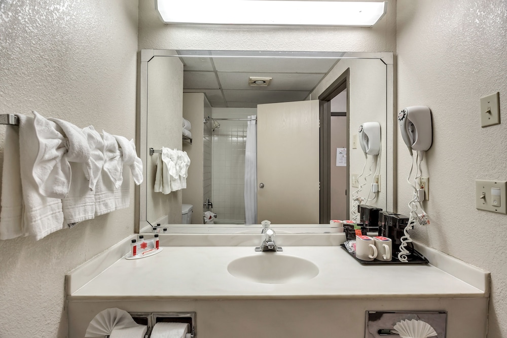 Clarion Inn Salt Lake City Airport 30/63