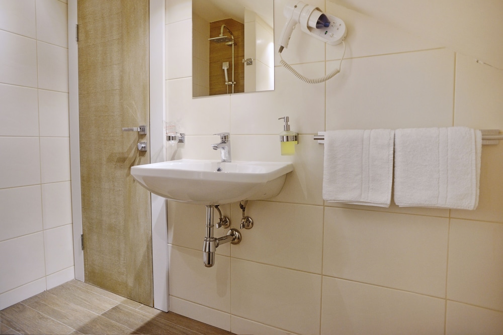 Hotel Ideja 38/43