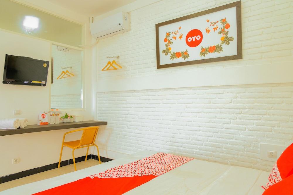 OYO 354 32 Guest House 5/40