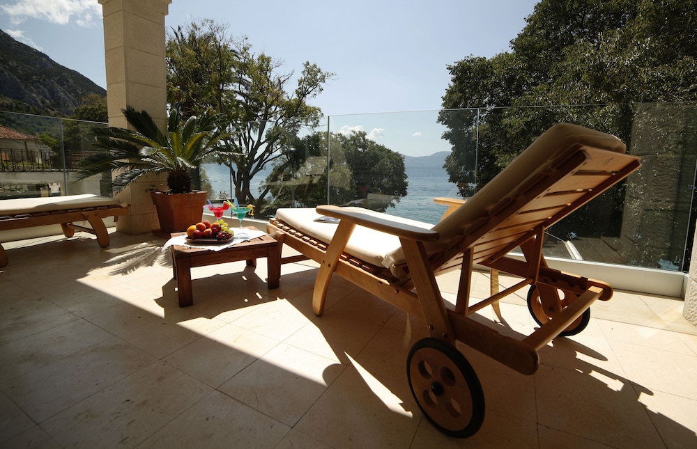 Marco Polo Boutique Hotel 44/52