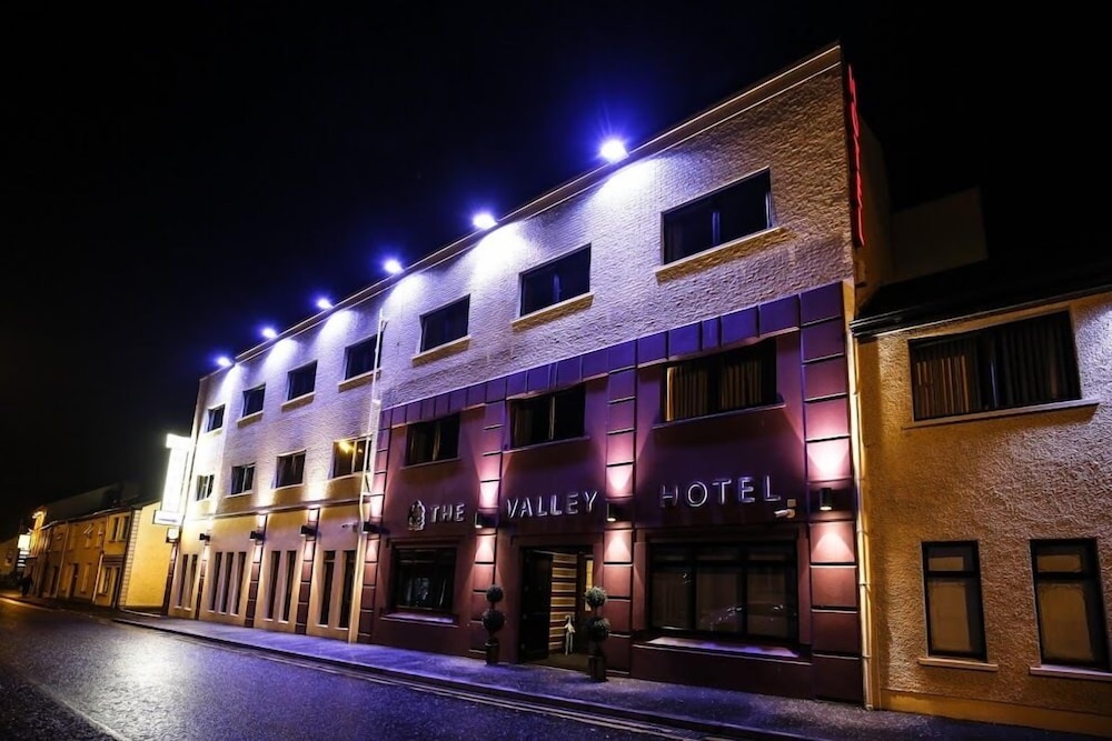 The Valley Hotel 3/50