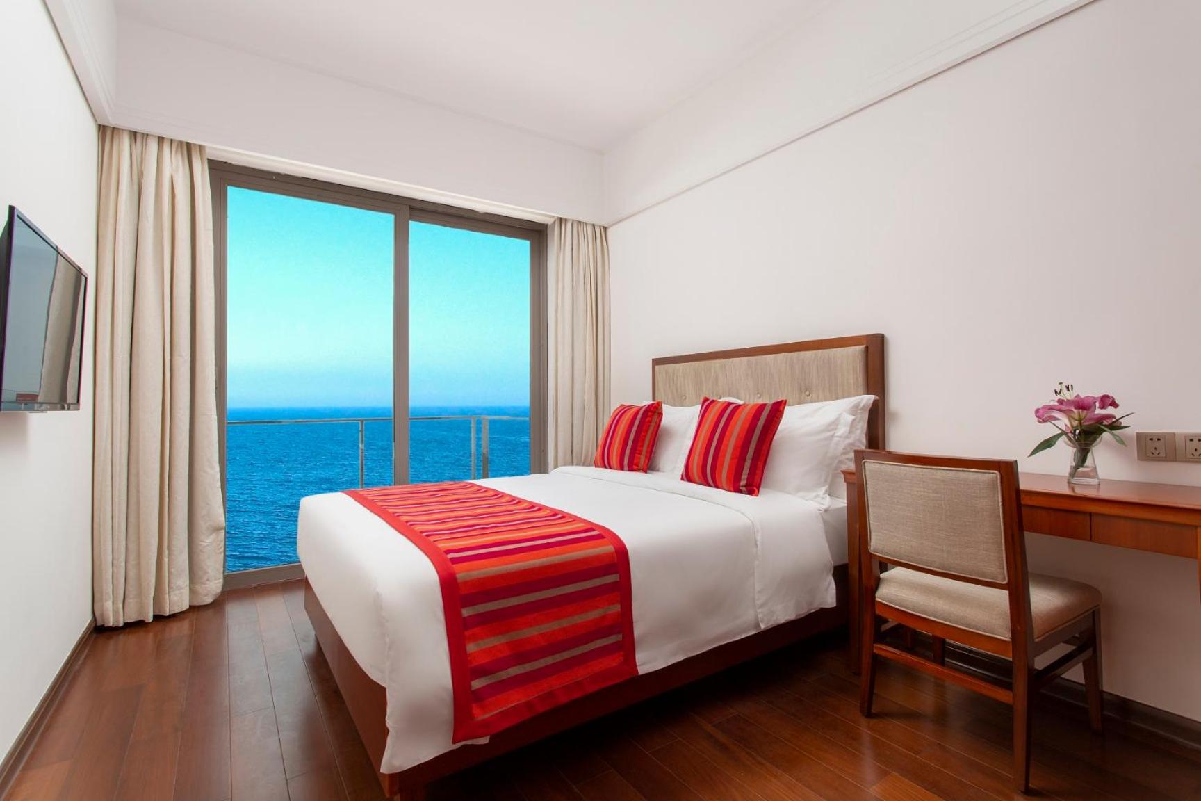sanya seacube holiday hotel