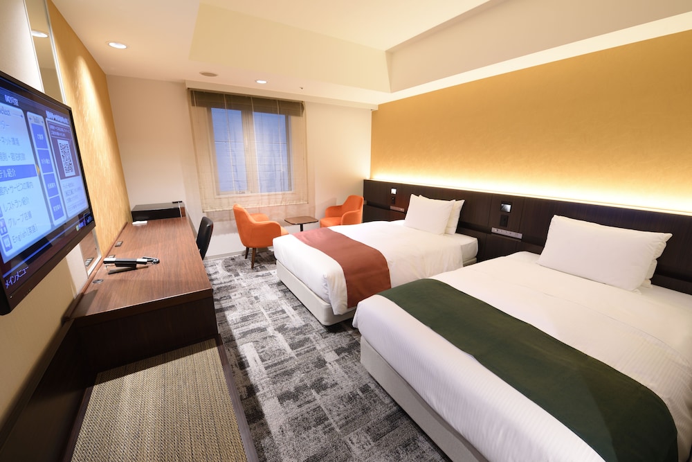 ROOM, TWIN BEDS