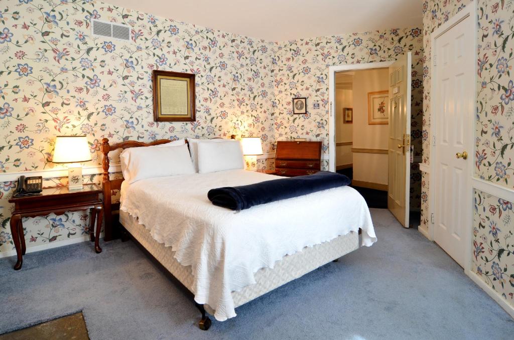 Deluxe, Suite, Woods View, Private Bathroom