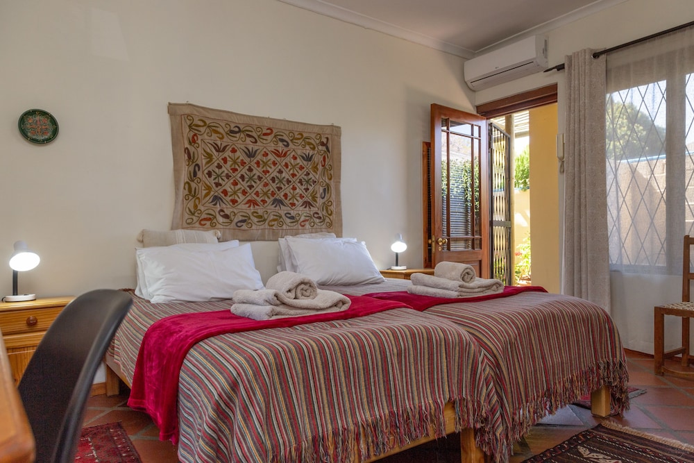 ROOM, PRIVATE ENTRANCE, GROUND FLOOR
