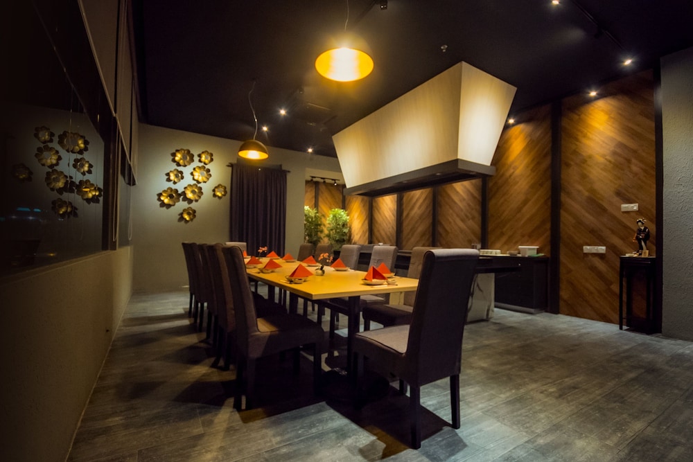 Kinta Riverfront Hotel And Suites 43/63