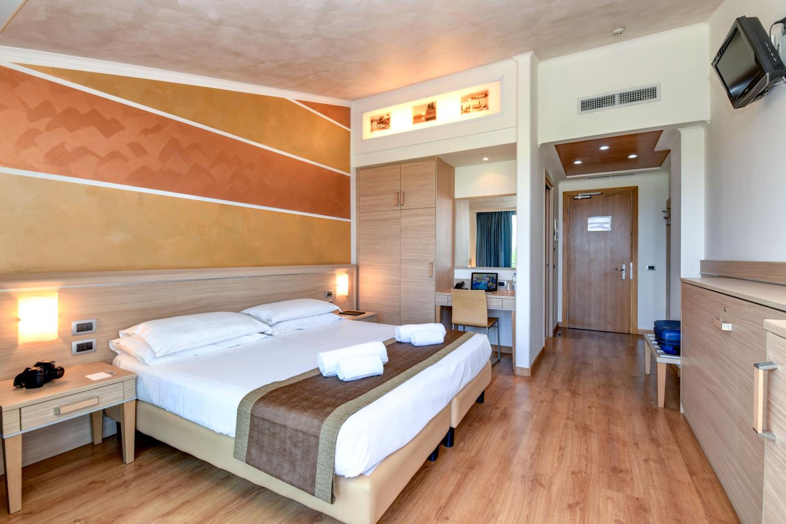 Room, Double Bed, Balcony